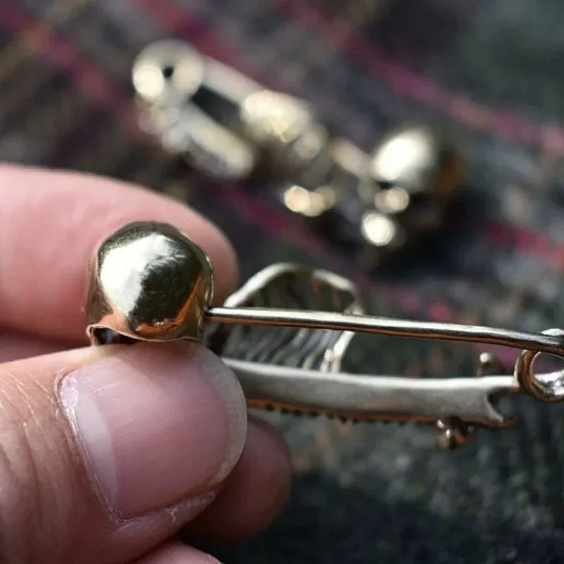 Punk Style Retro Skull Brooches for Men and Women - Gothic Halloween Clothing Accessories