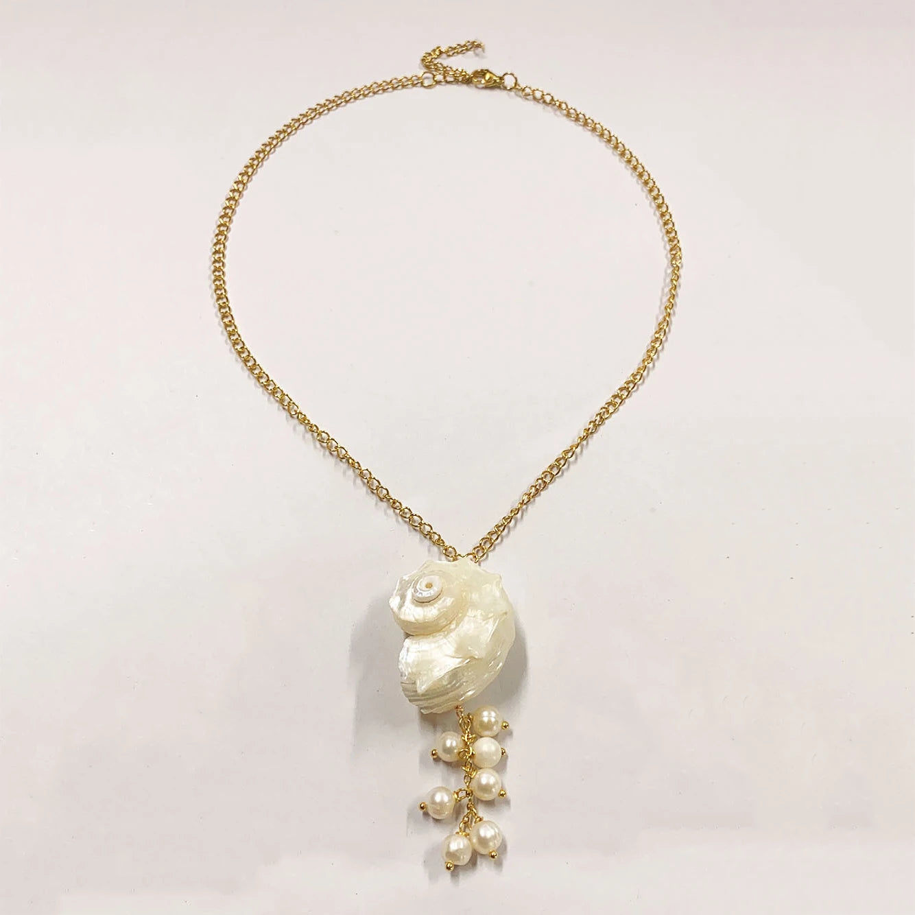Elegant Freshwater Pearl Conch Necklace for Women - Unique Vacation Jewelry with Stainless Steel Chain