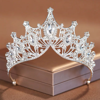 Bridal Elegance Crystal Tiara - Dazzling Silver Crown for Weddings
