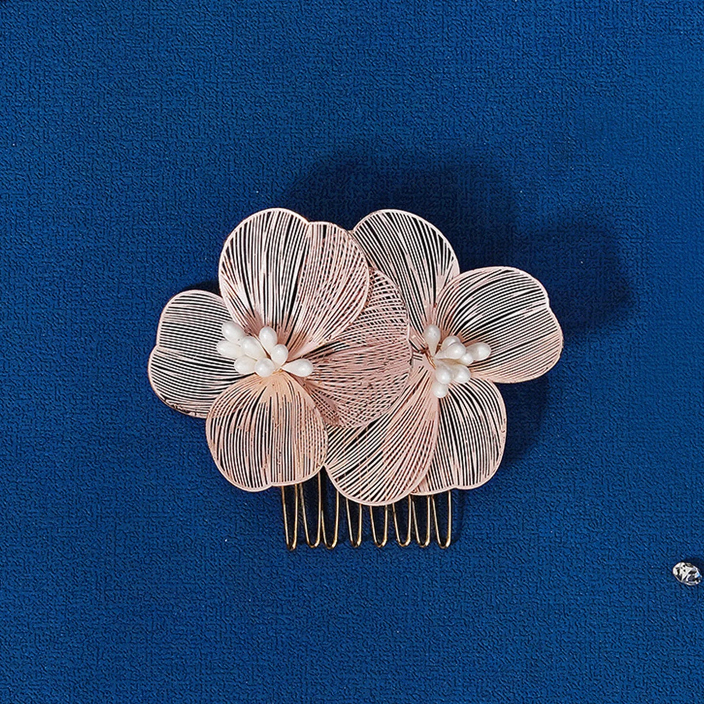 Elegant Alloy Flower Hair Combs for Bridal and Party Glamour