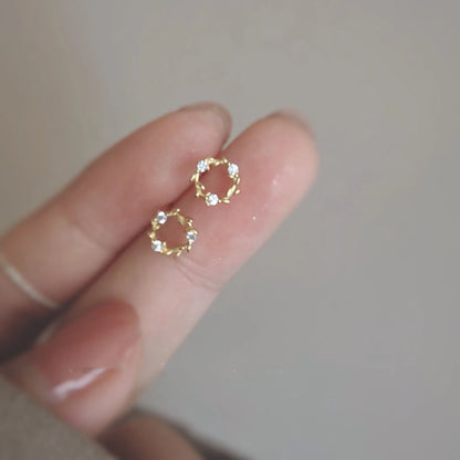 Elegant 925 Silver Needle Minimalist Round Cubic Zirconia Stud Earrings for Women