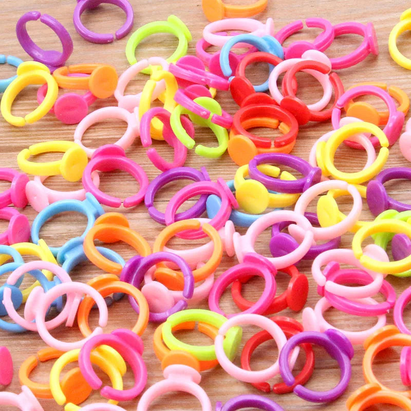 Vibrant Adjustable Kids Rings Set with Blank Pad Tray - 50 Pieces Mixed Colors