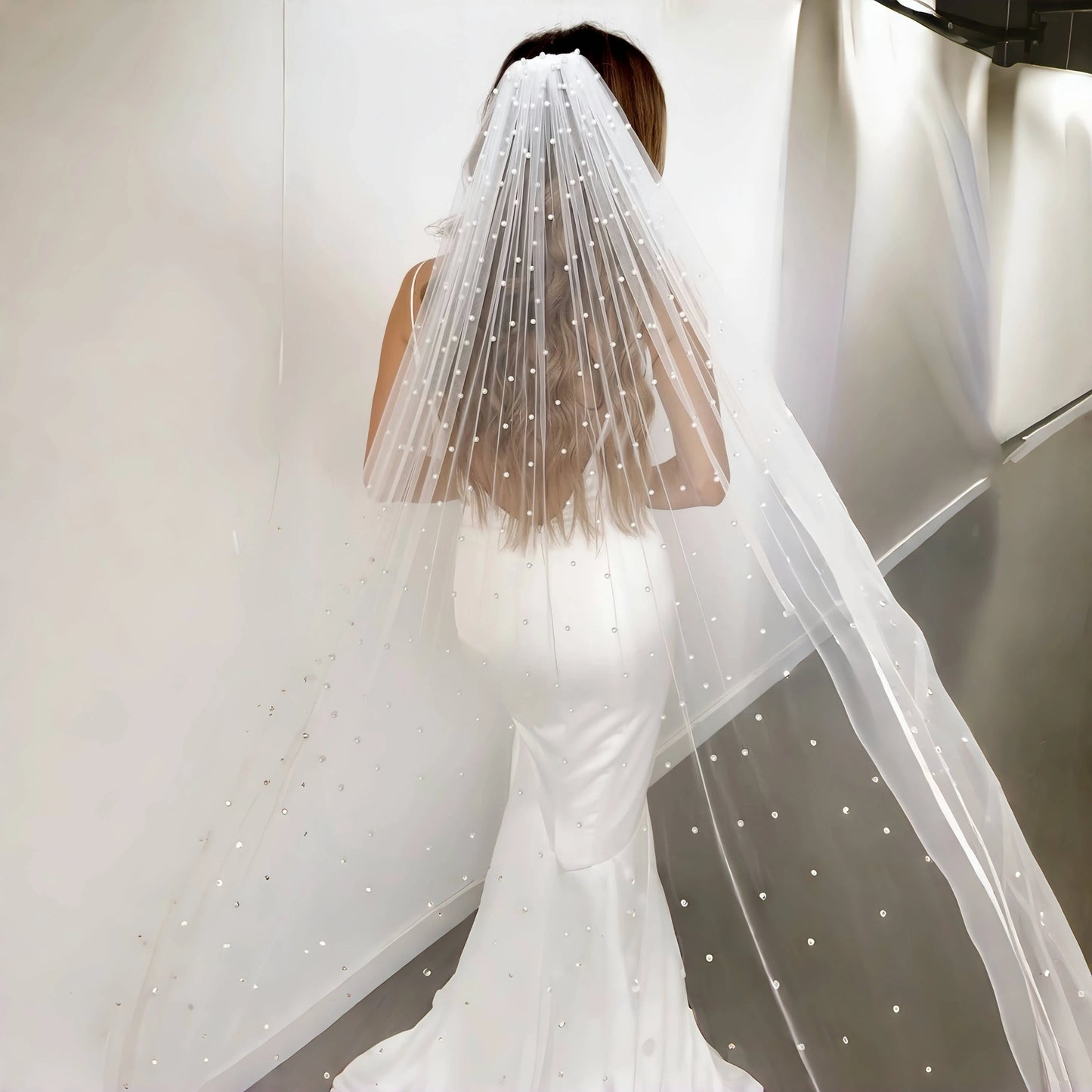 Pearls Bridal Veil Soft 1 Tier Beaded Wedding Veil Cathedral Length with Comb Elegant Wedding Accessories