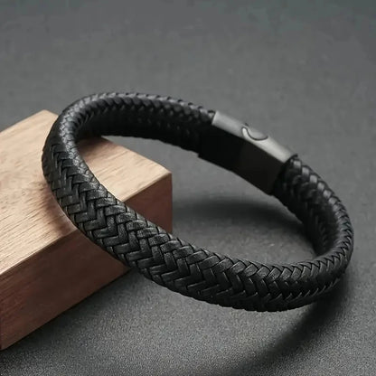 Retro Men's Leather Bangle Bracelet - Stylish Woven Design for Outdoor Adventures