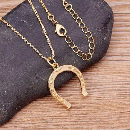 Elegant Gold Horseshoe Pendant Necklace for Women - Lucky Charm Jewelry with Adjustable Link Chain