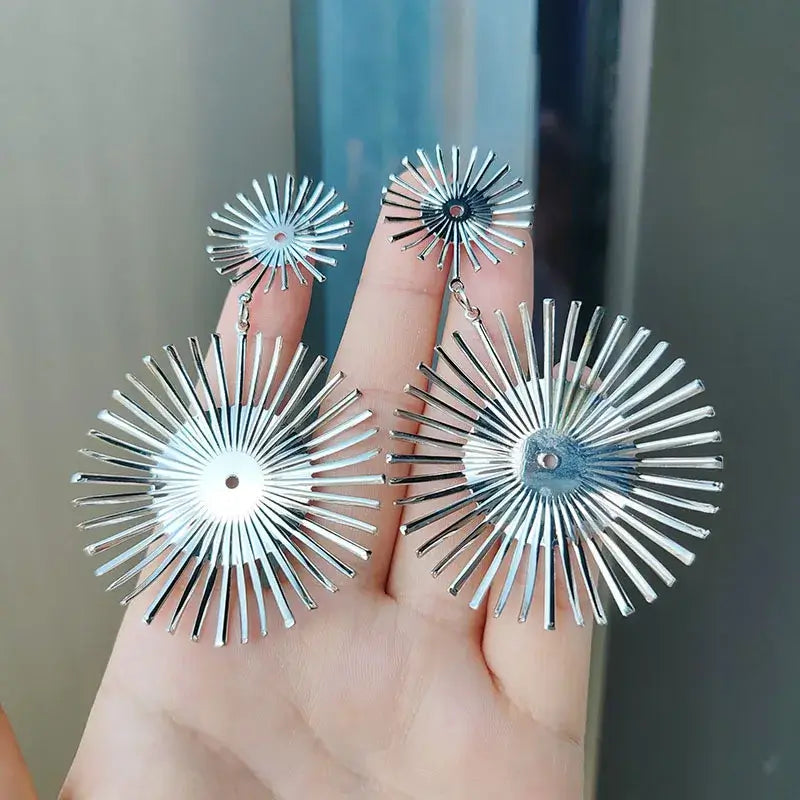 Exaggerated Geometric Metal Sunflower Pendant Earrings for Women