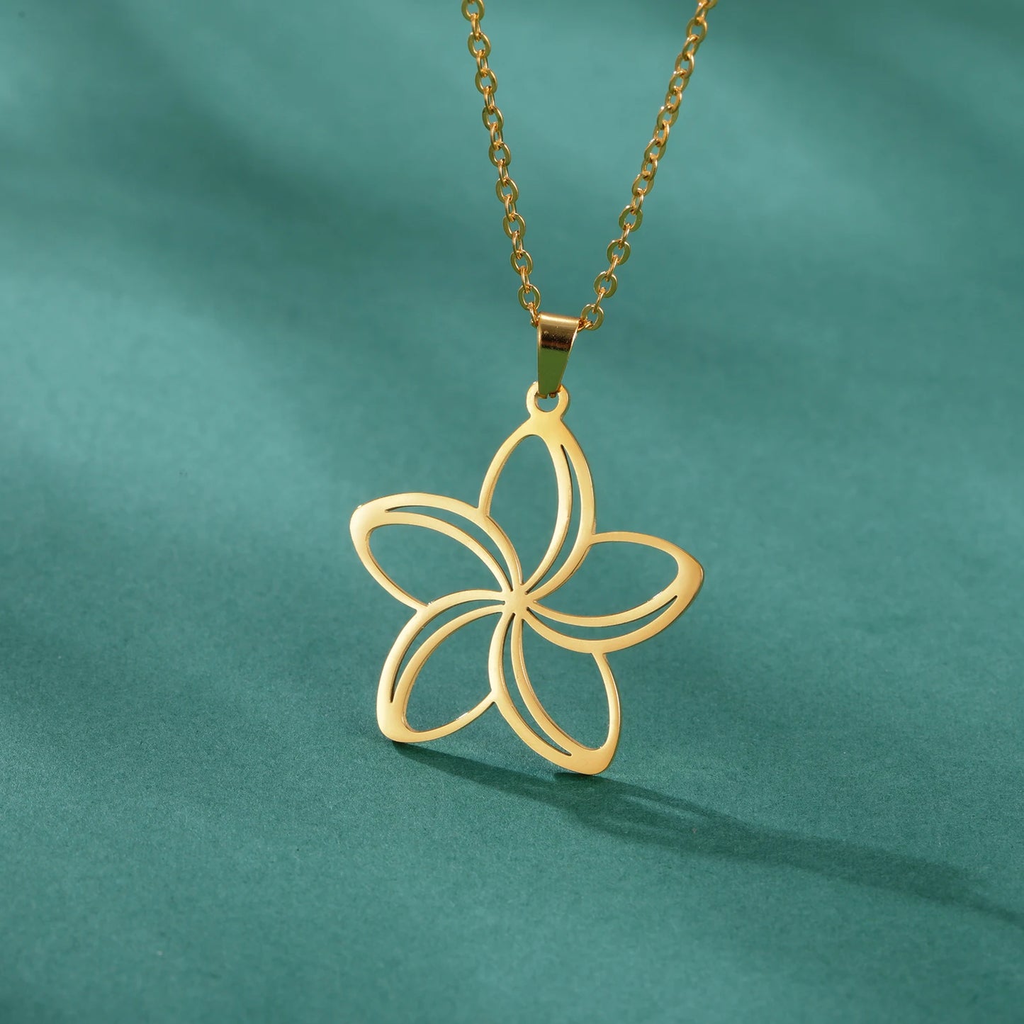 Skyrim Five Petal Flower Pendant Stainless Steel Necklace for Lovers - Elegant Minimalist Wedding Jewelry Gift