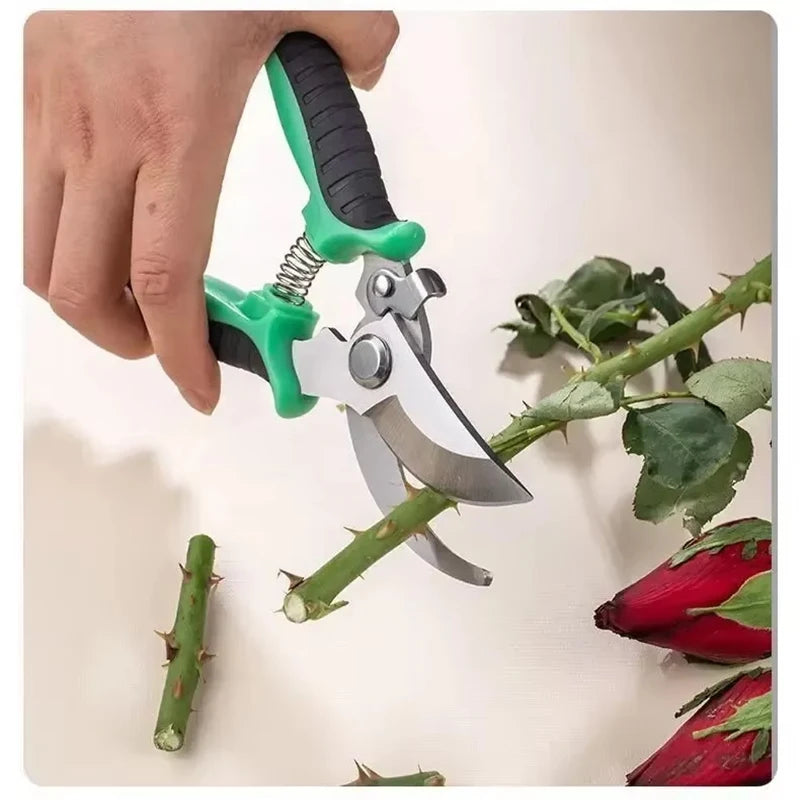 Garden Pruning Shears: Multifunctional Pruner with Durable Blade green