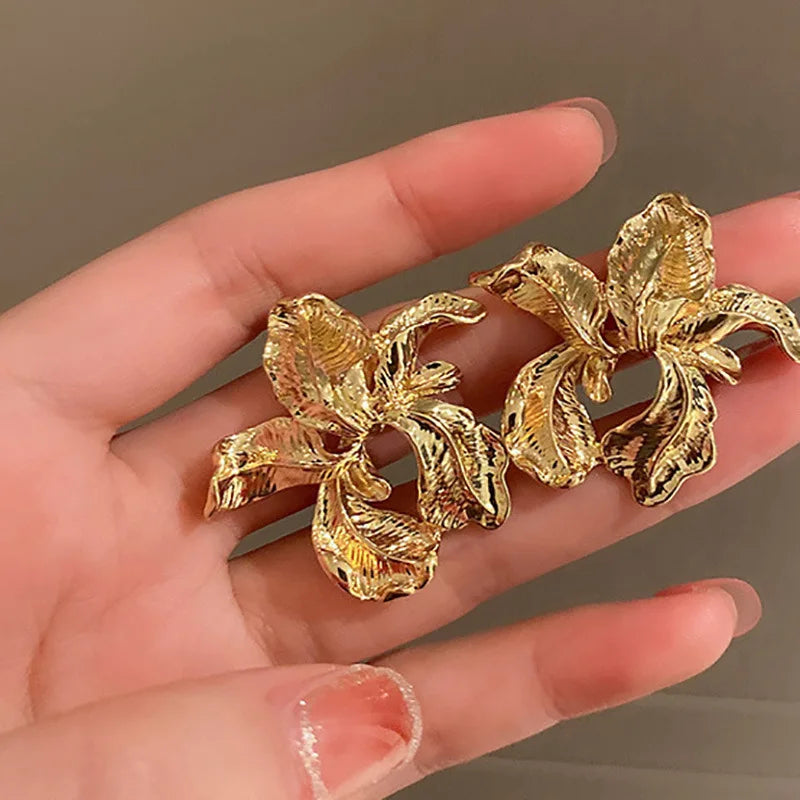 Elegant Silver Ginkgo Leaf Stud Earrings for Women Fashion Jewelry Gift