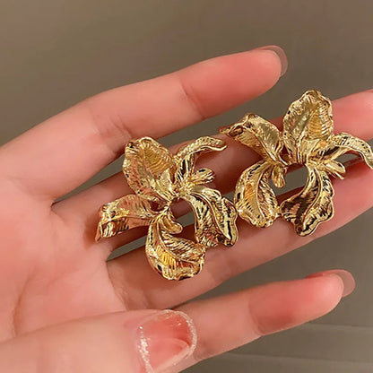 Elegant Silver Ginkgo Leaf Stud Earrings for Women Fashion Jewelry Gift