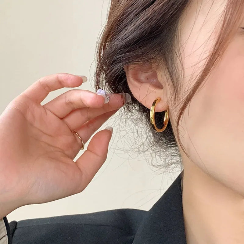 New Fashion Classics Simple Big Round Hoop Earrings for Women Shiny Delicate Jewelry New Arrival 2023 E596 Gold Color Inside 20mm 0.79in