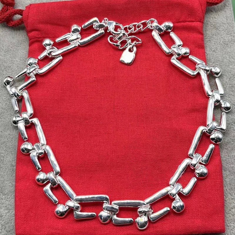 Elegant Spanish Luxury Necklace for Women - Lightweight Fashion Jewelry for Parties and Exquisite Gifts