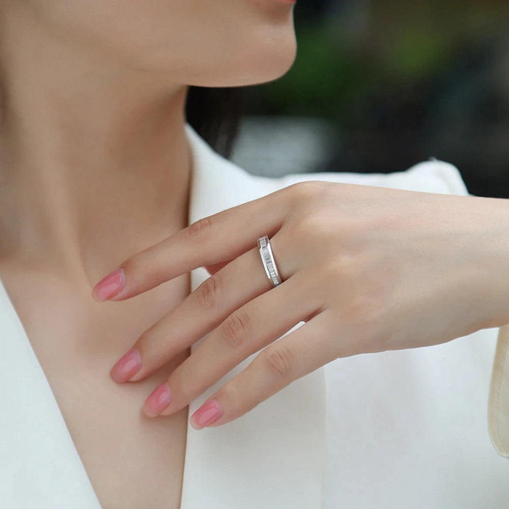 Vinregem 3EX VVS1 D Color Moissanite Diamond Row Ring in 925 Sterling Silver Fine Jewelry for Women