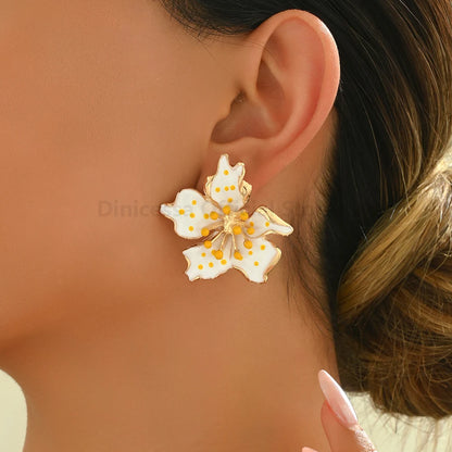 Elegant Asymmetric Petal Flower Earrings for Women - High Quality Fashion Jewelry