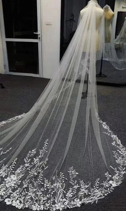 Exquisite 3-Meter Sequin Lace Bridal Cathedral Veil with Comb