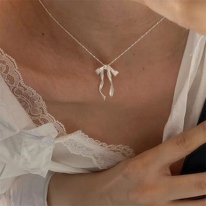 Elegant Scrub Bow Pendant Necklace for Women and Girls Korean Style Clavicle Chain 1
