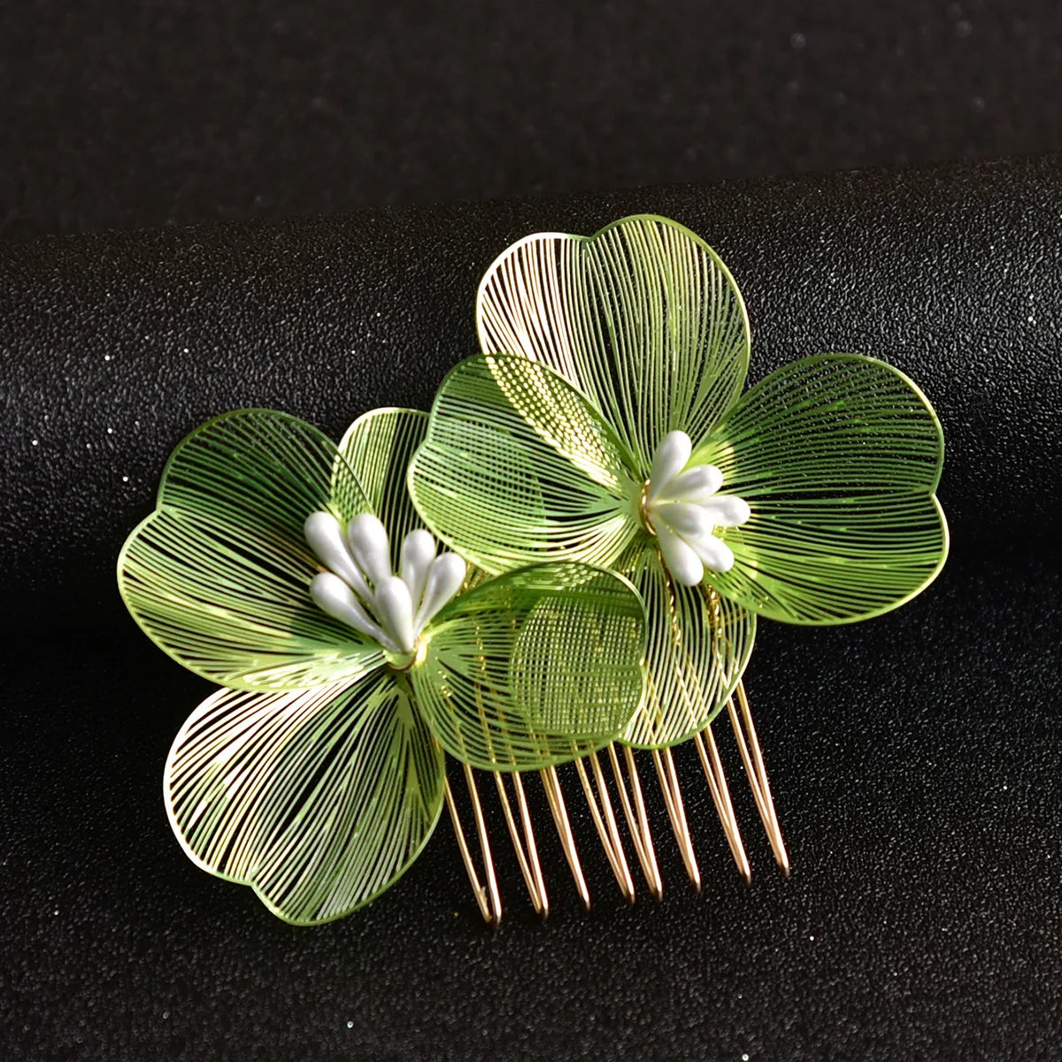 Elegant Alloy Flower Hair Combs for Bridal and Party Glamour