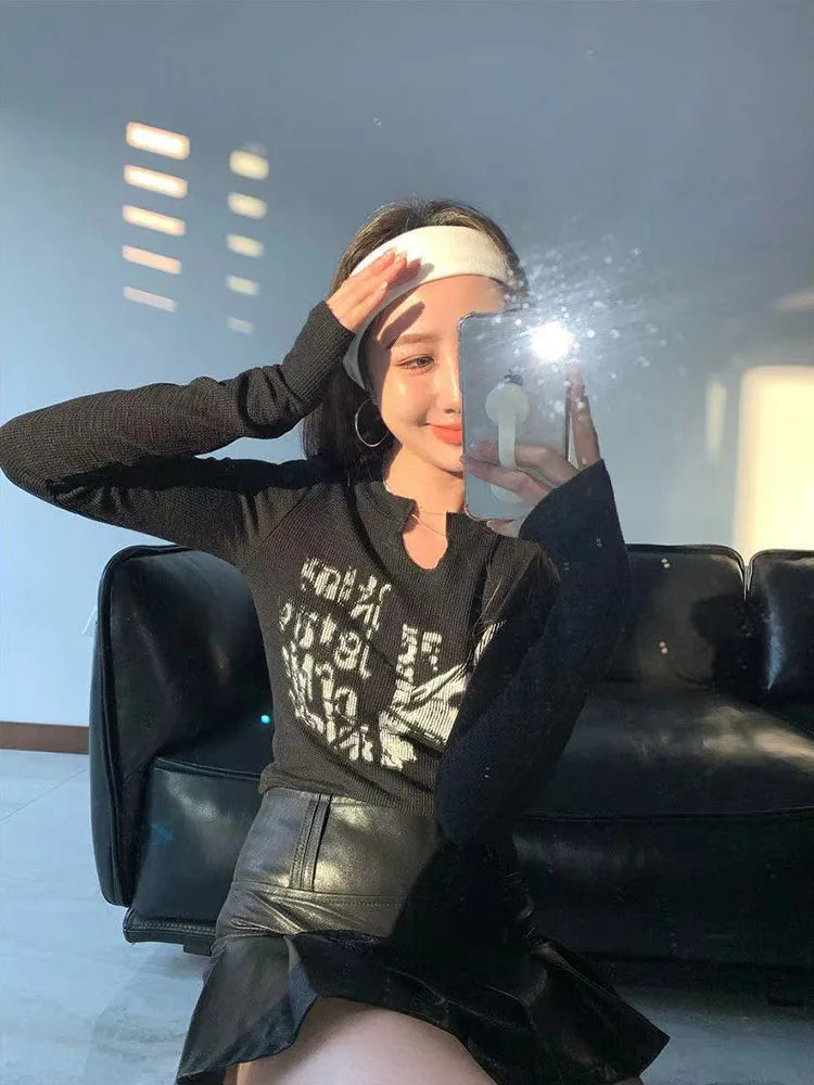 Long Sleeve Crop Top Slim Fit Vintage Graphic Y2K Tee Women