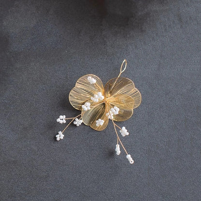 Elegant Alloy Flower Hair Combs for Bridal and Party Glamour