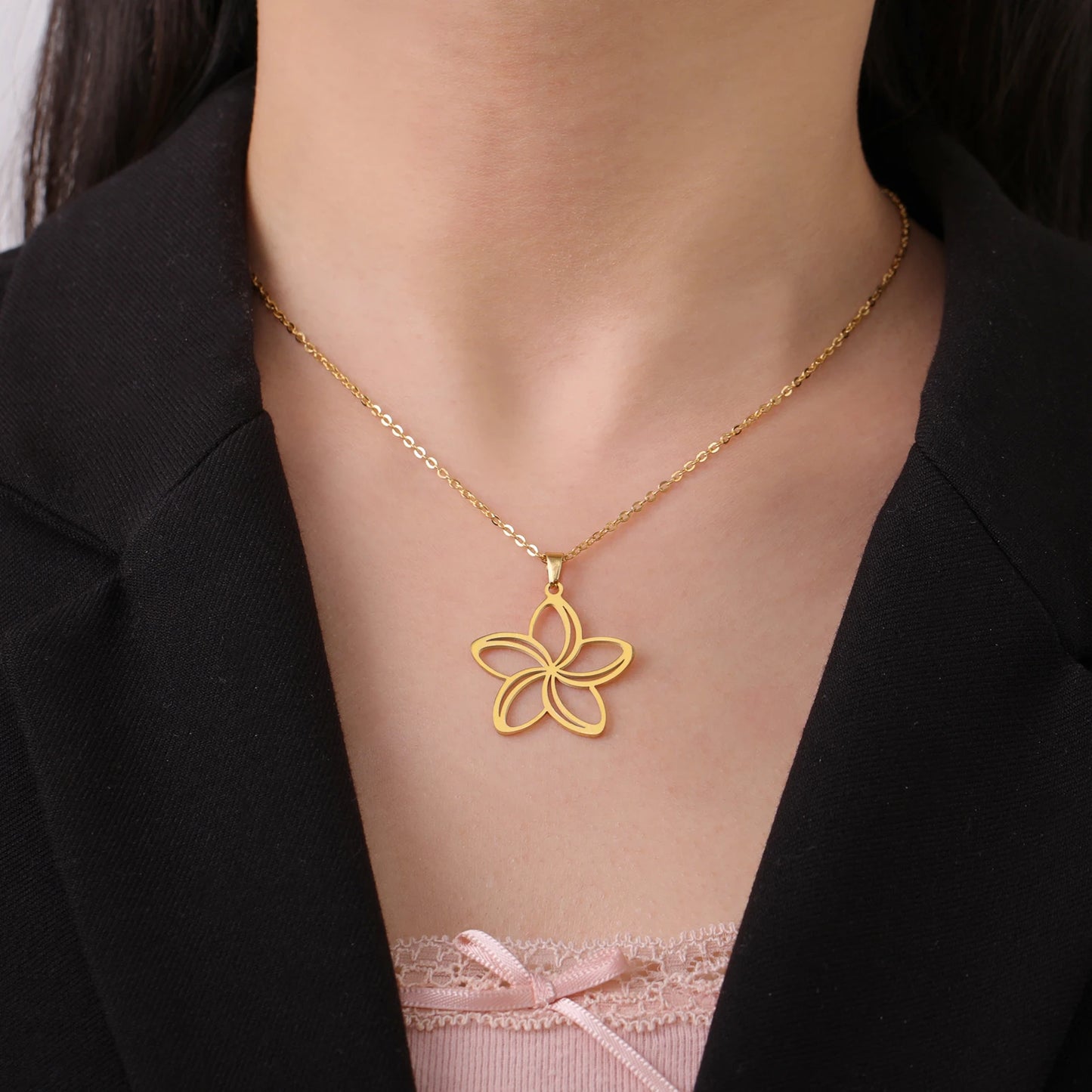 Skyrim Five Petal Flower Pendant Stainless Steel Necklace for Lovers - Elegant Minimalist Wedding Jewelry Gift