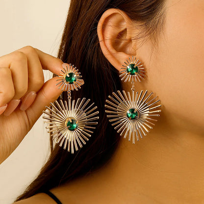 Elegant Emerald Green Heart Drop Earrings With Rhinestone Accents