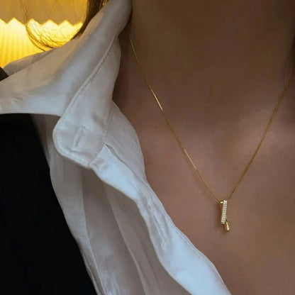 Elegant Summer Pearl Necklace Light Luxury Design for Women