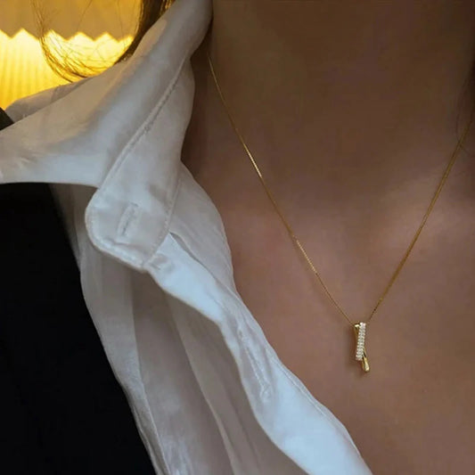 Elegant Summer Pearl Necklace Light Luxury Design for Women
