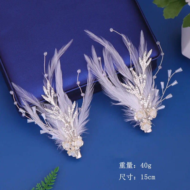 Elegant Crystal Feather Bridal Hair Clip - Trendy Wedding Hairpiece for Women