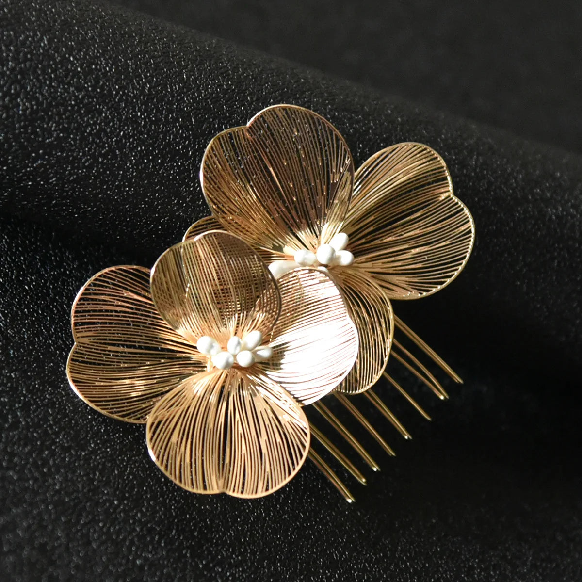 Elegant Alloy Flower Hair Combs for Bridal and Party Glamour