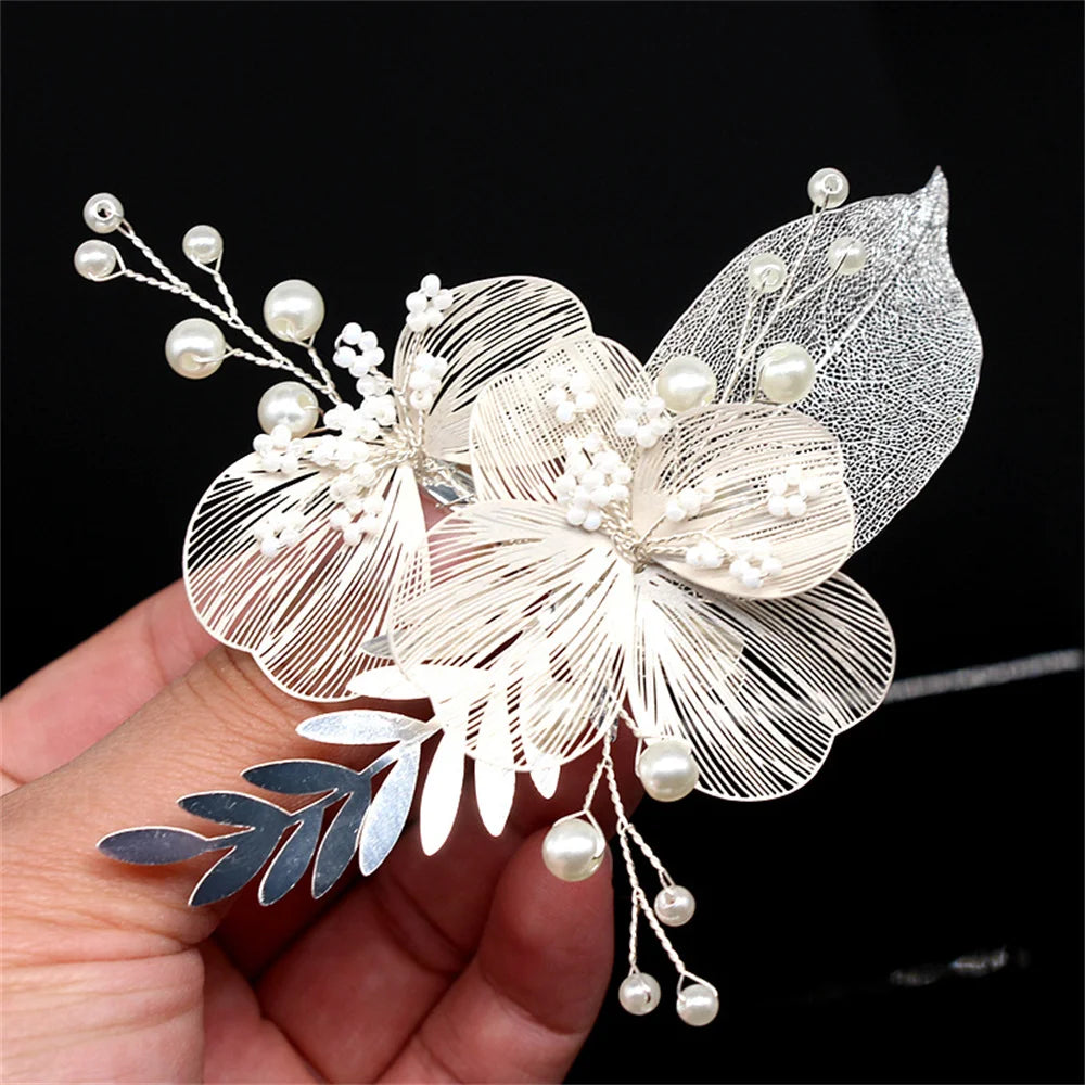 Elegant Alloy Flower Hair Combs for Bridal and Party Glamour