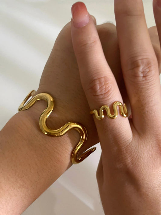 Elegant Wave Design 18K Gold Plated Stainless Steel Jewelry Set for Women