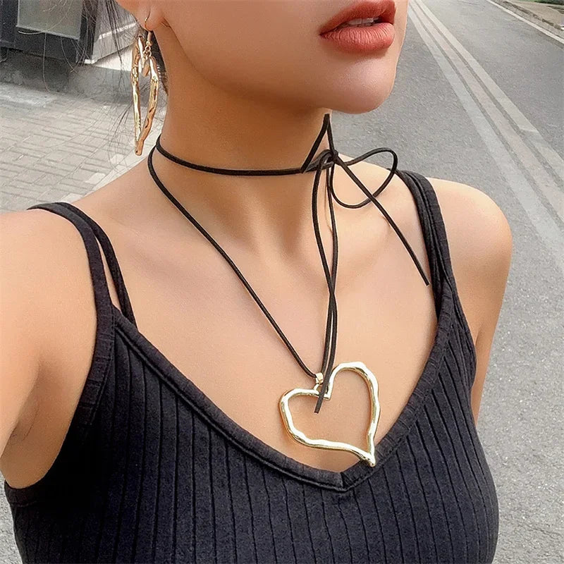 Elegant Gold Heart Pendant Necklace and Earrings Set with Velvet Rope Chain for Women