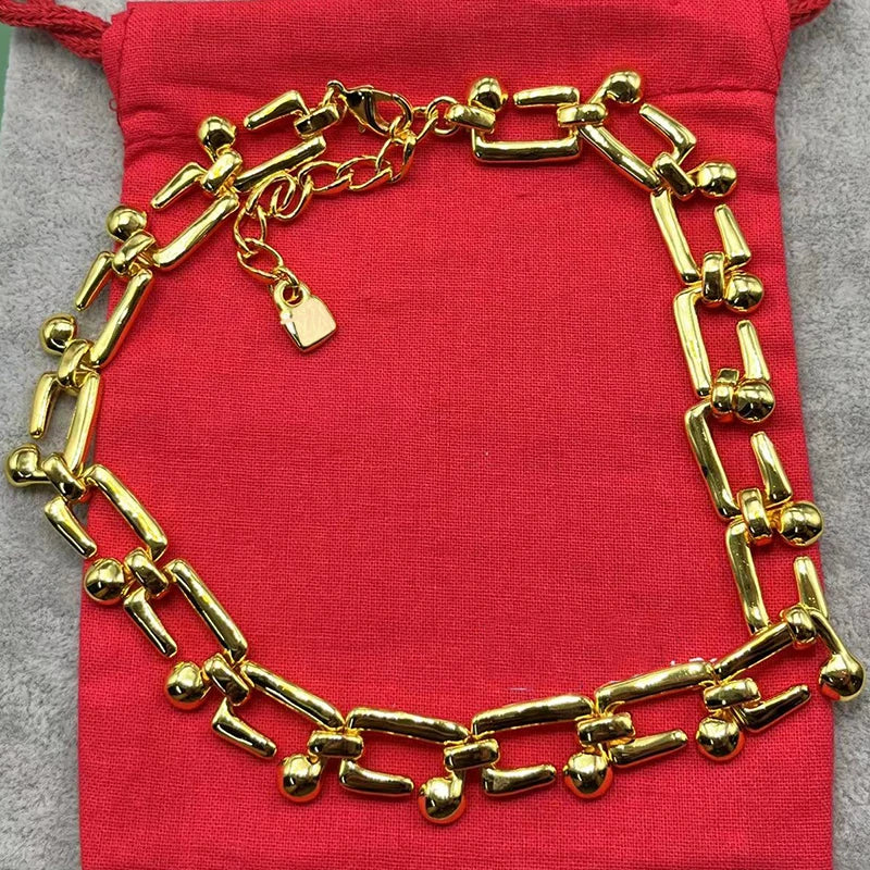 Elegant Spanish Luxury Necklace for Women - Lightweight Fashion Jewelry for Parties and Exquisite Gifts