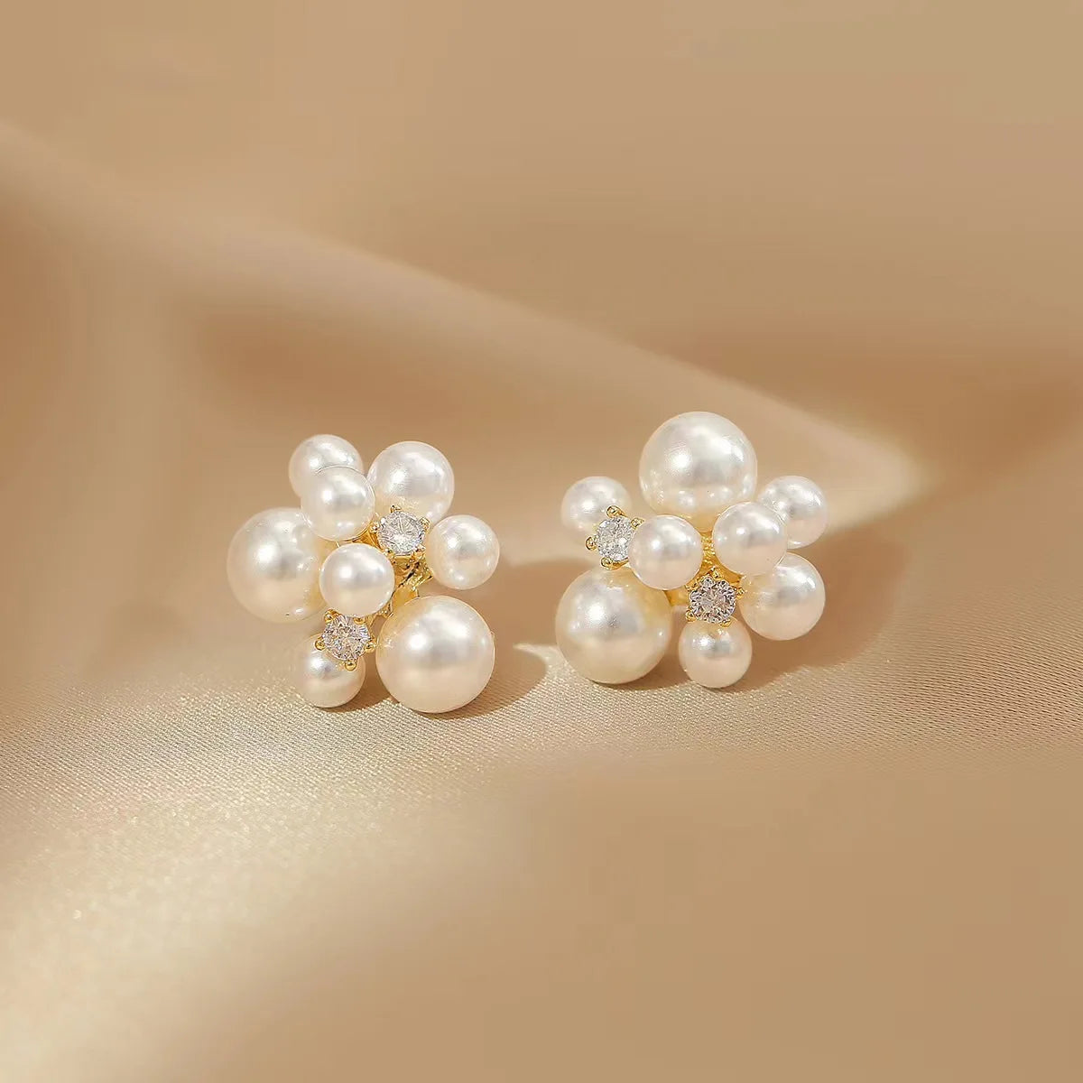 ZAKOL Elegant Minimalist Pearl Hoop Earrings Timeless Jewelry Gift for Women Gold Color B