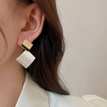 2025 New Vintage Metal Drop Earrings for Women in Geometric Style Fashion Jewelry