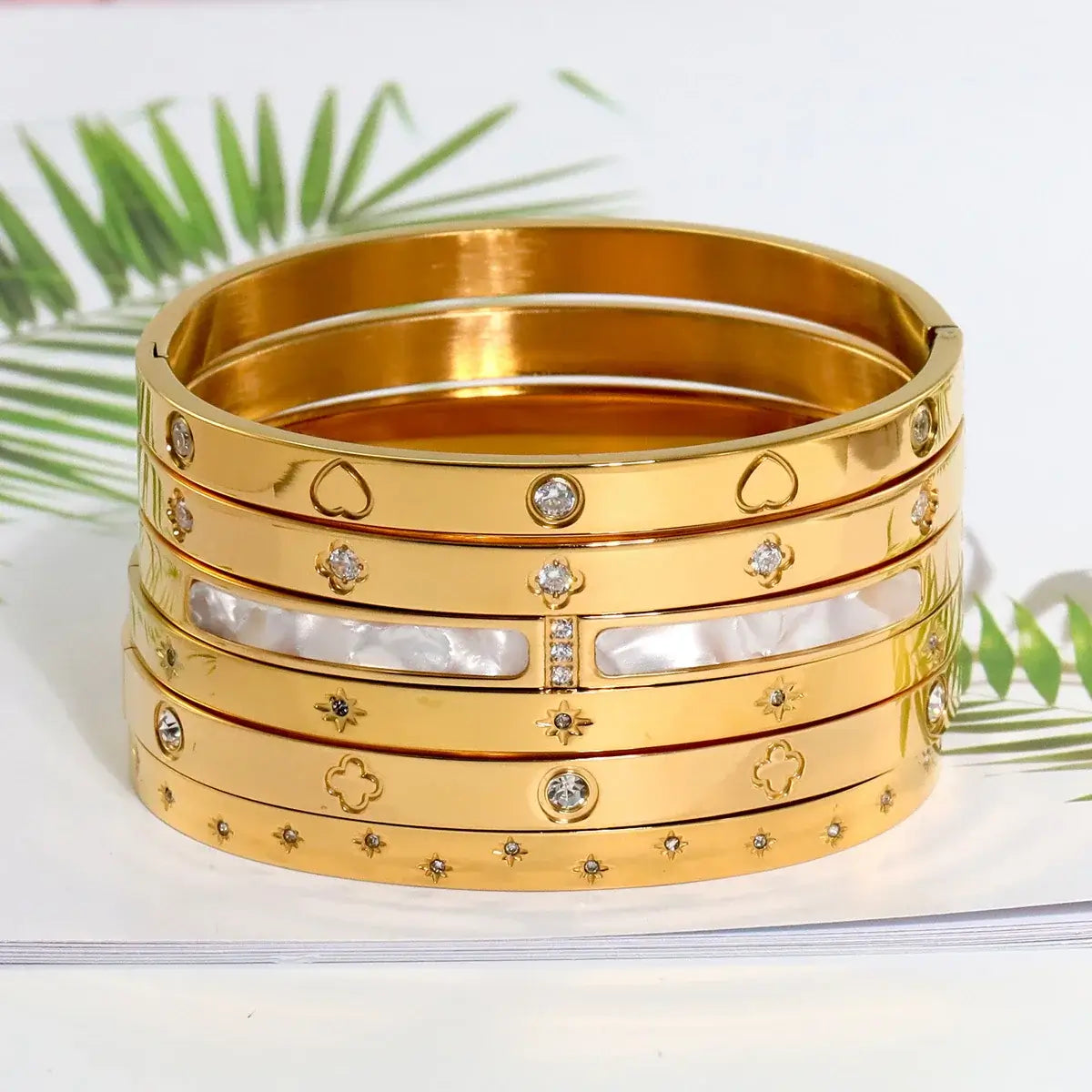 New Waterproof Cubic Zirconia Heart Flower Bangles Jewelry for Women