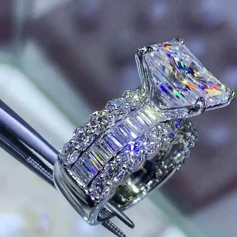 Huitan Gorgeous Princess Square Zirconia Ring Luxury Wedding Band for Women Stylish Proposal Jewelry Gift