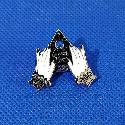 Gothic Witch Hands Horror Heart Brooch Enamel Lapel Pin Jewelry Gift for Men